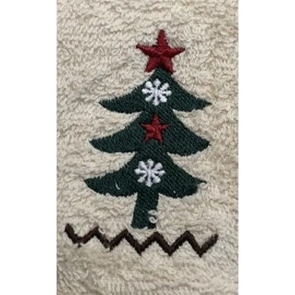 Nantucket Christmas Tree Fingertip Towels Embroidered Beige Bathroom